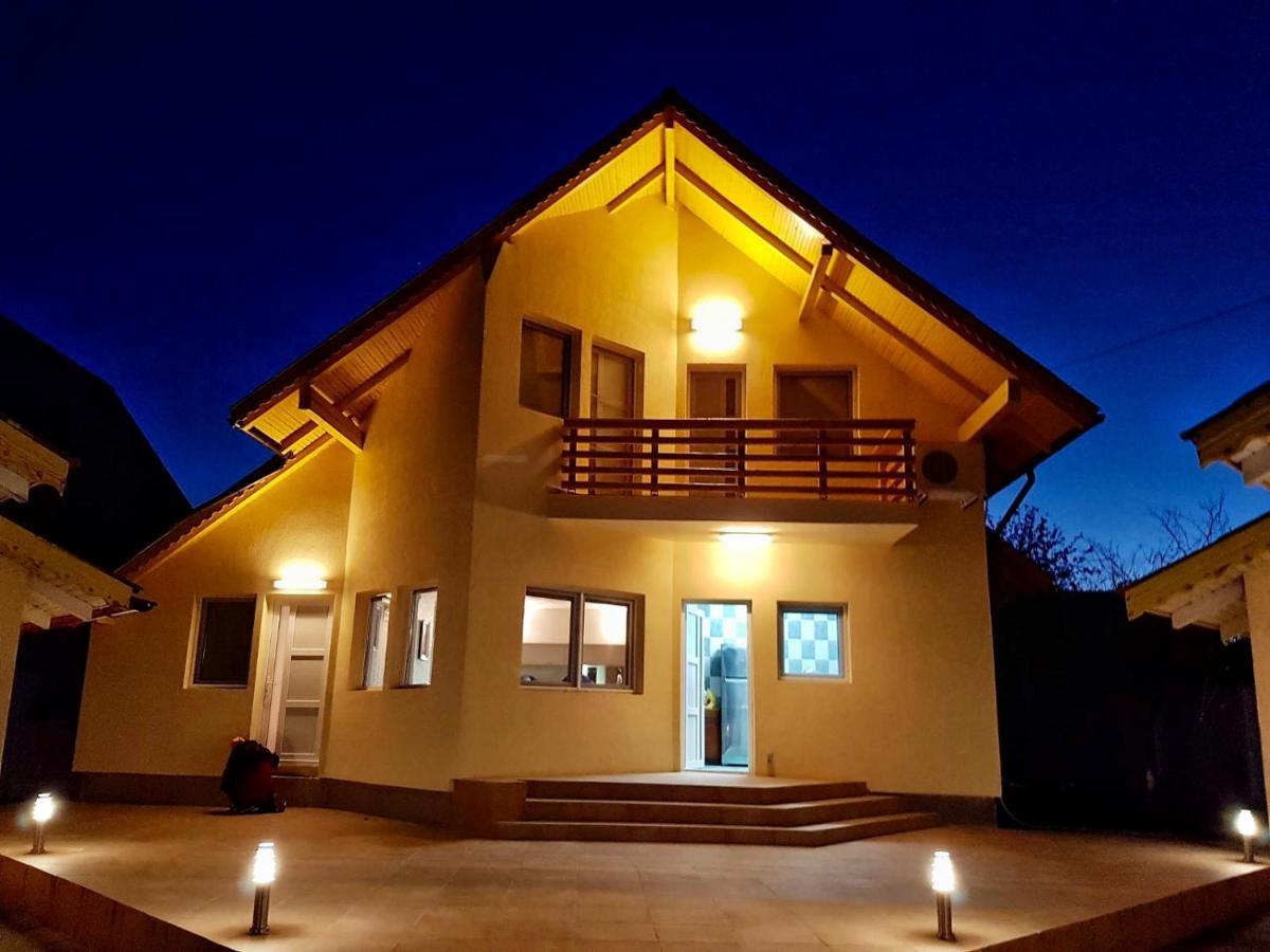 Complex Pria Lägenhet Două Mai Exteriör bild