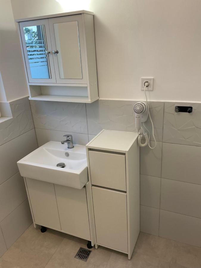 Complex Pria Lägenhet Două Mai Exteriör bild