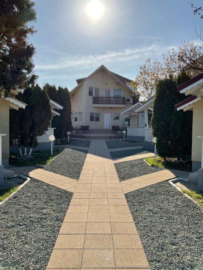 Complex Pria Lägenhet Două Mai Exteriör bild